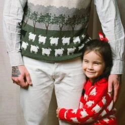 Warm & Wonderful Scenic Sheep Vest -Clothing Store 59980008