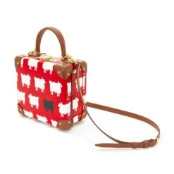 Warm & Wonderful X Globe-Trotter London Square -Clothing Store 7mu STANDING ANGLED w.STRAP