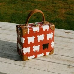 Warm & Wonderful X Globe-Trotter London Square -Clothing Store RB Purse 1