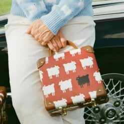 Warm & Wonderful X Globe-Trotter London Square -Clothing Store RB Purse 2