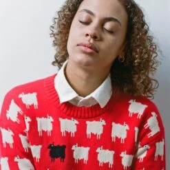 Warm & Wonderful Women's Fitted "Diana Edition" RWS-Certified Wool Sheep Sweater 10 Warm & Wonderful Women's Fitted "Diana Edition" RWS-Certified Wool Sheep Sweater -Clothing Store image2 10f66530 a07f 4fa5 925f 4a5886af3f63