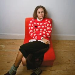 Warm & Wonderful Women's Fitted "Diana Edition" RWS-Certified Wool Sheep Sweater 11 Warm & Wonderful Women's Fitted "Diana Edition" RWS-Certified Wool Sheep Sweater -Clothing Store image3